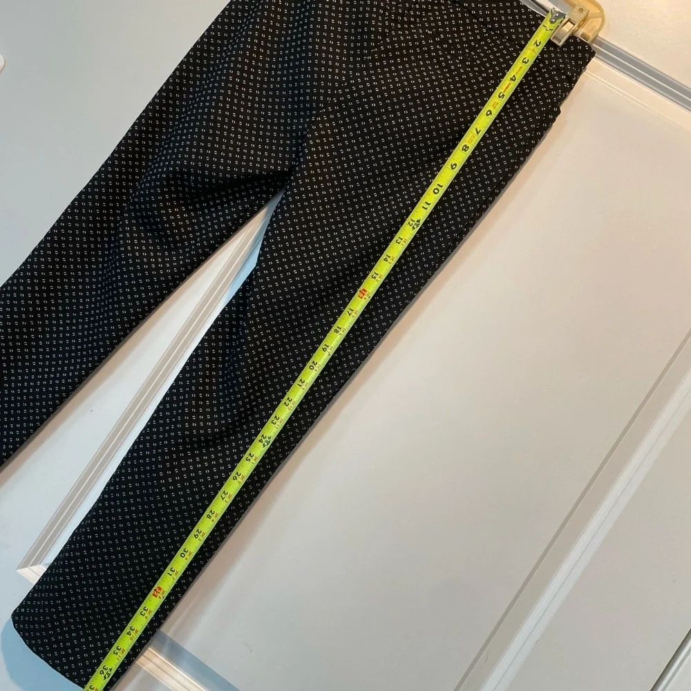 Chico’s Graphic Patterned Pants BlackWhite Size 4R Straight Leg Slimming Preppy - Picture 9 of 14